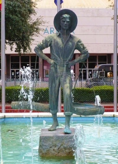 Estatua de un Cenachero en Mobile, Alabama