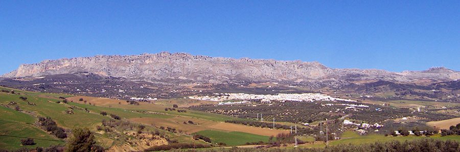 Vista de la quebrada montaña del Torcal desde su lado sur. 