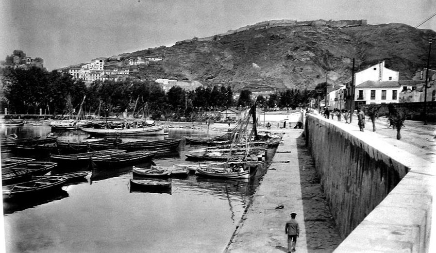 Puerto de Málaga finales del XIX y hoy día 2012
