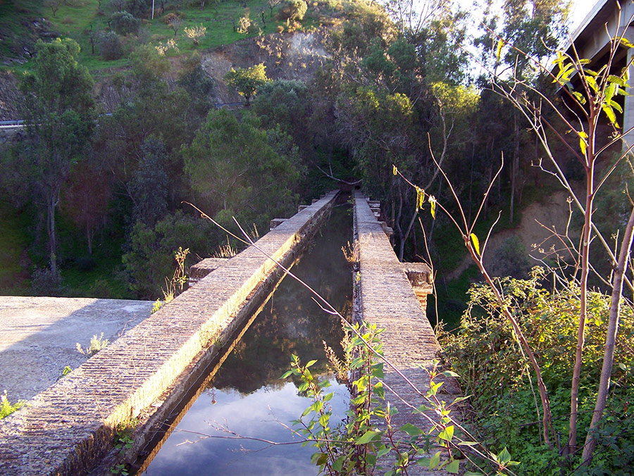 Acequia del Puente de Arroyo Humaina